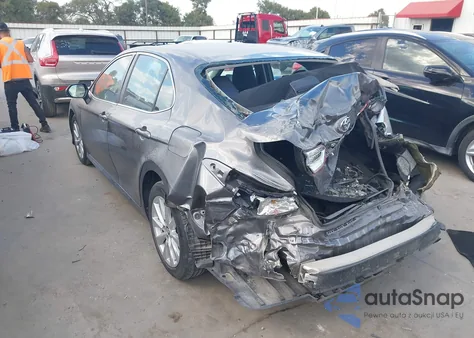 2018 Toyota Camry Le z USA, uszkodzony, nr VIN 4T1B11HK3JU582652